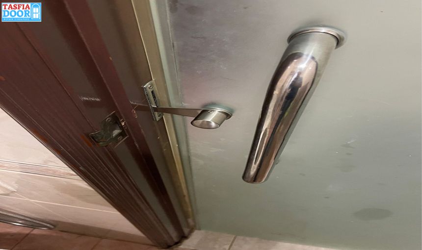 Admin/Blog/Details/glass dorr handly.jpg